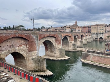 Rafraîchissement du Pont Vieux d'Albi : Un Nettoyage sur Corde